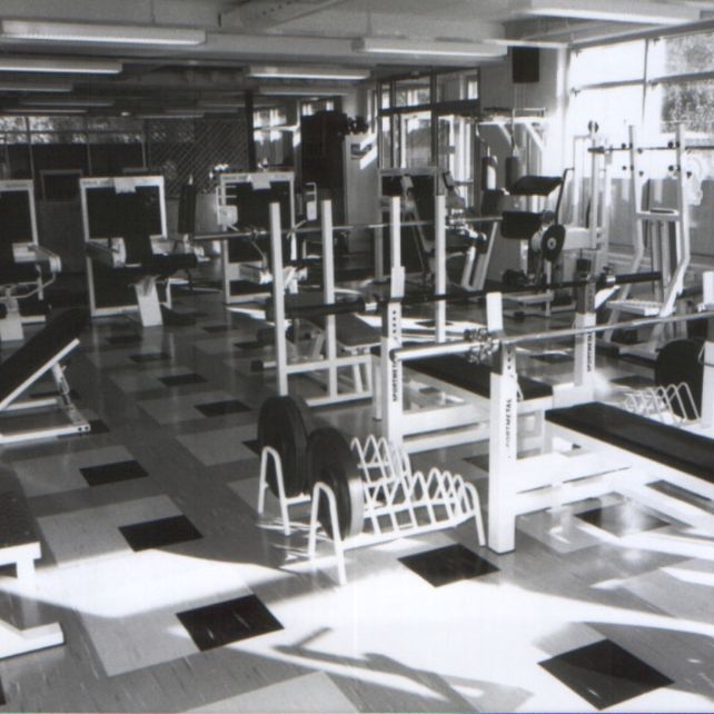 Kirkkonummen Liikuntakeskus vuonna 1994